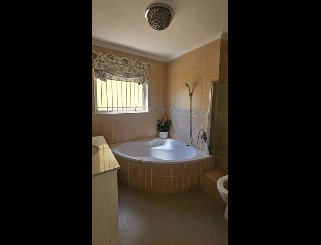 3 BEDROOM HOUSE FOR SALE IN ROYAL ASCOT